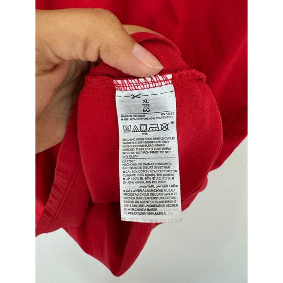 Old Navy Chillin’ Red Graphic Tee Shirt Men’s XL - Picture 3 of 6